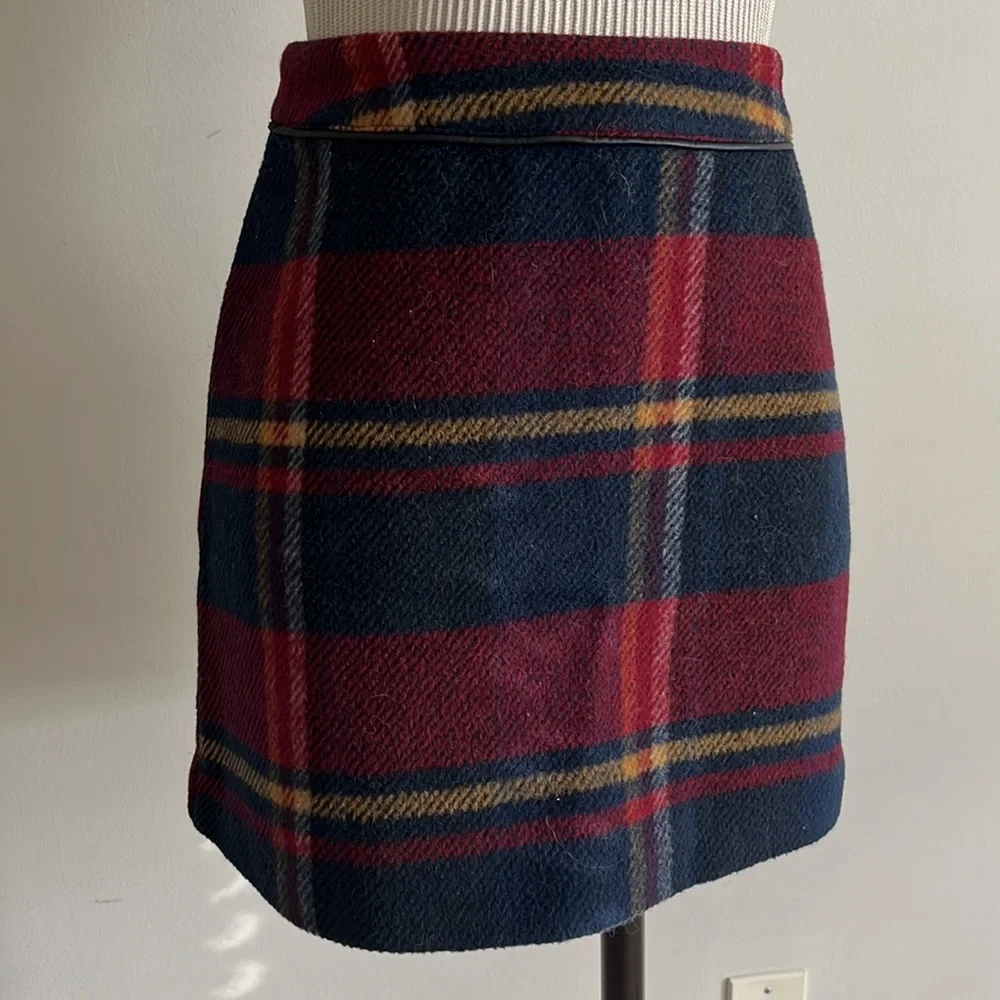 A&F Mini Skirt - Picture 3 of 6